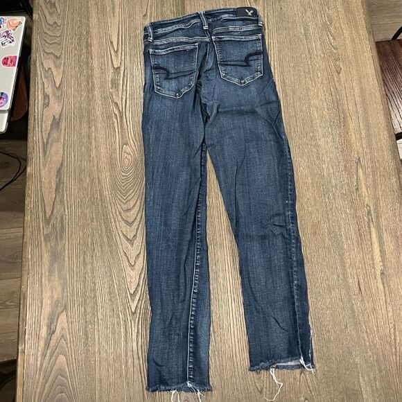 American Eagle Outfitters Super Super Stretch Jeans Raw Hem Medium Wash 6 Long - Picture 11 of 11